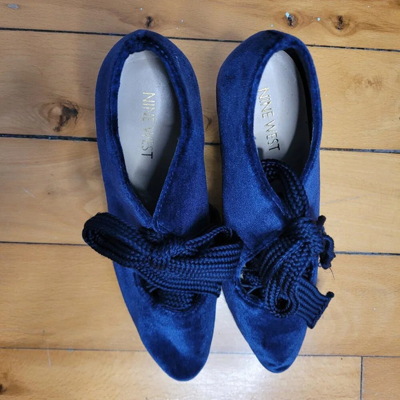 Nine West navy blue velvet heels - Picture 3 of 5